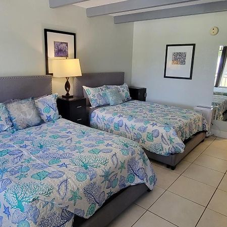 Manatee, Studio202, Beach Steps Away! Pool+Wifi Ruskin Exterior photo