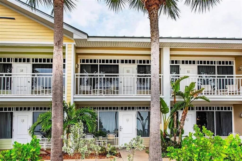 Manatee, Studio202, Beach Steps Away! Pool+Wifi Ruskin Exterior photo