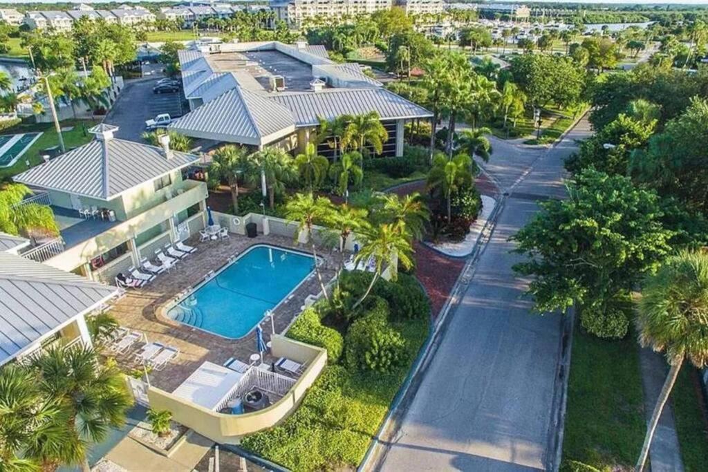 Manatee, Studio202, Beach Steps Away! Pool+Wifi Ruskin Exterior photo