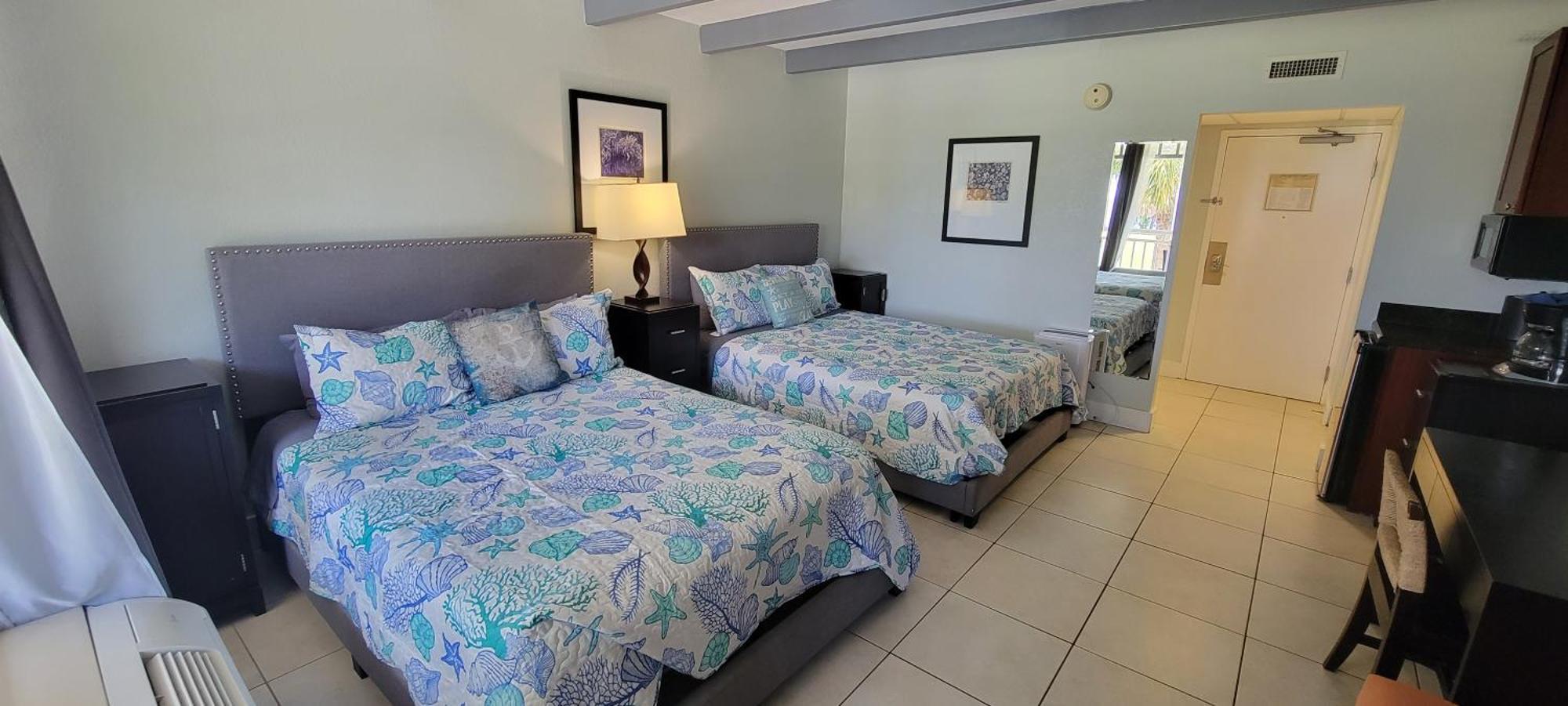 Manatee, Studio202, Beach Steps Away! Pool+Wifi Ruskin Exterior photo